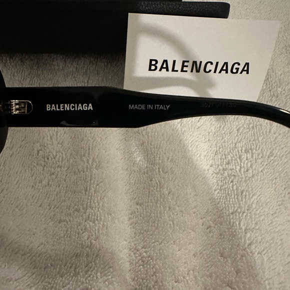 BALENCIAGA Sunglasses Authentic - Picture 5 of 11